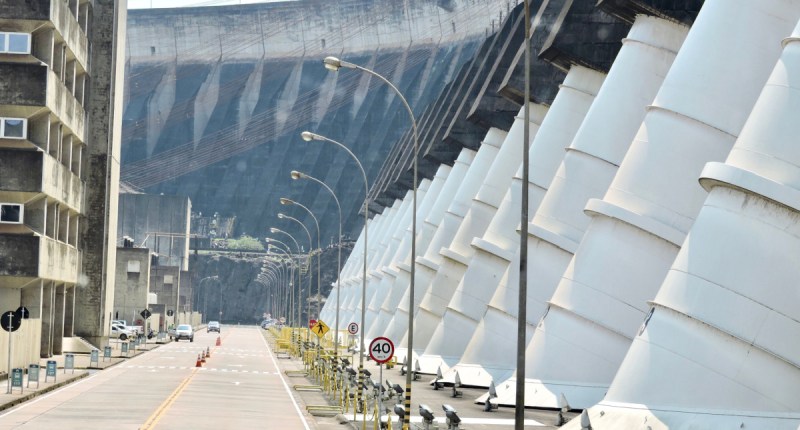 Imagem da matéria: Paraguai vai ganhar nova unidade de mineração sustentável de Bitcoin com energia de Itaipu