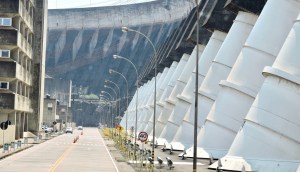 Imagem da matéria: Paraguai vai ganhar nova unidade de mineração sustentável de Bitcoin com energia de Itaipu