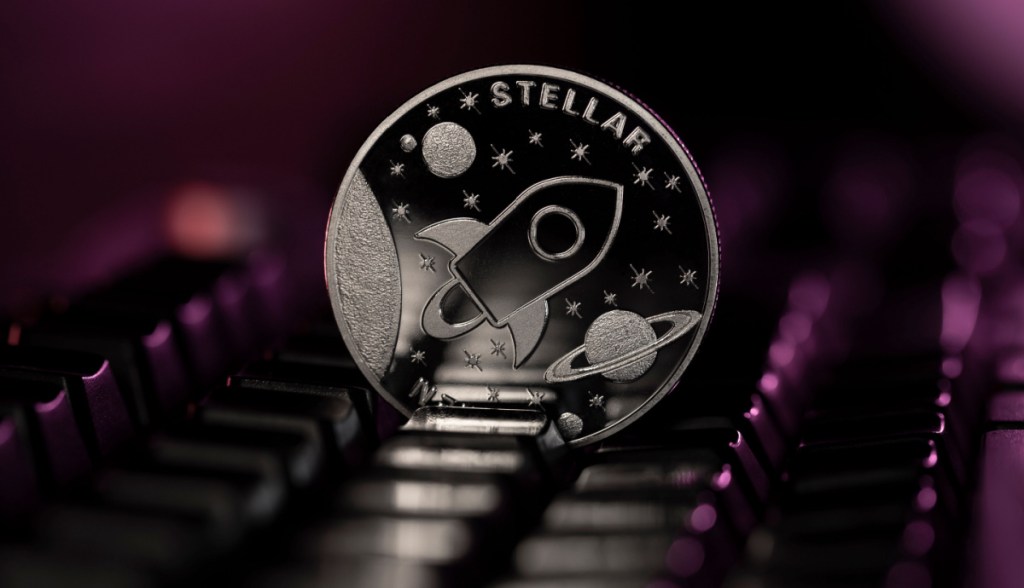 Imagem da matéria: Criptomoeda salta 10% com promessa de que "algo legal" está chegando