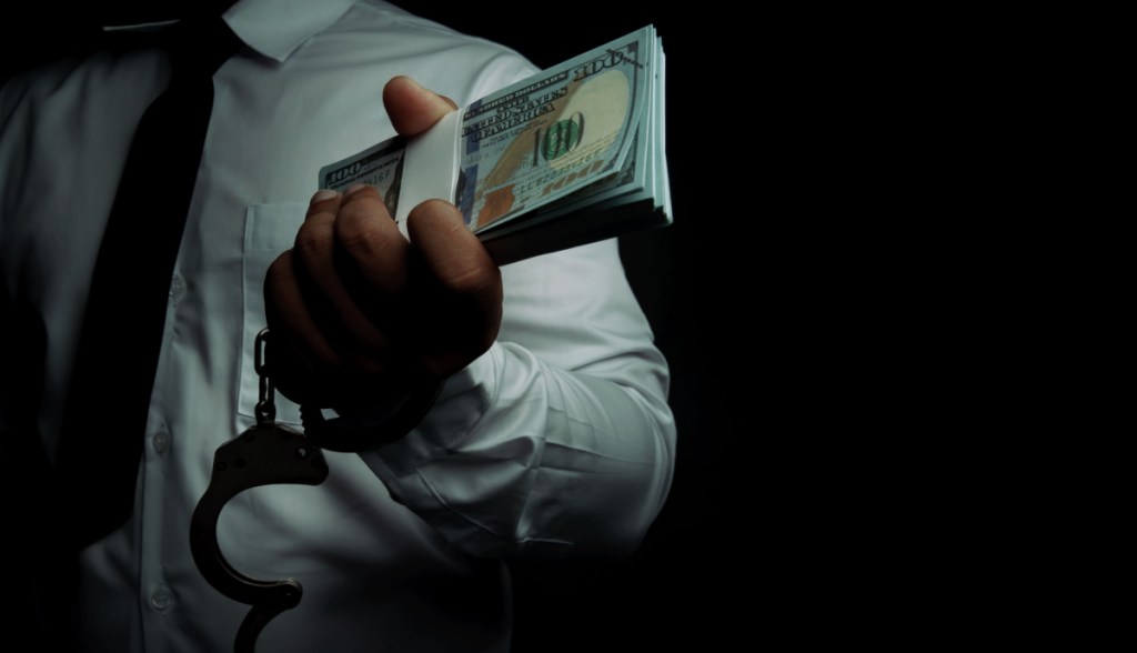 Imagem da matéria: Ex-policial é acusado de aplicar golpe com criptomoedas em colegas: "Revoltante"