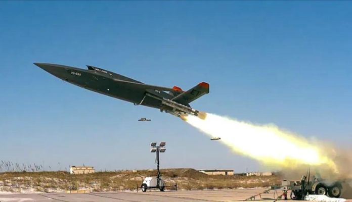 Imagem da matéria: Empresa desenvolve caça militar pilotado por Inteligência Artificial para a Força Aérea dos EUA
