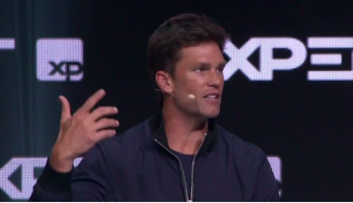 Imagem da matéria: Tom Brady deixa de lado perdas de R$ 147 milhões na FTX durante evento em São Paulo