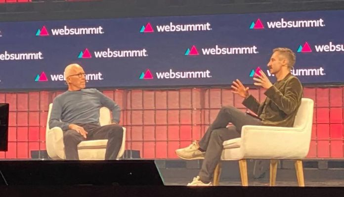 Imagem da matéria: "Criptomoedas duvidosas e NFTs tolas estragaram a narrativa da blockchain", aponta Frank McCourt na Web Summit 2023