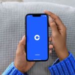 Coinbase satiriza queda do real em campanha para promover Bitcoin no Brasil