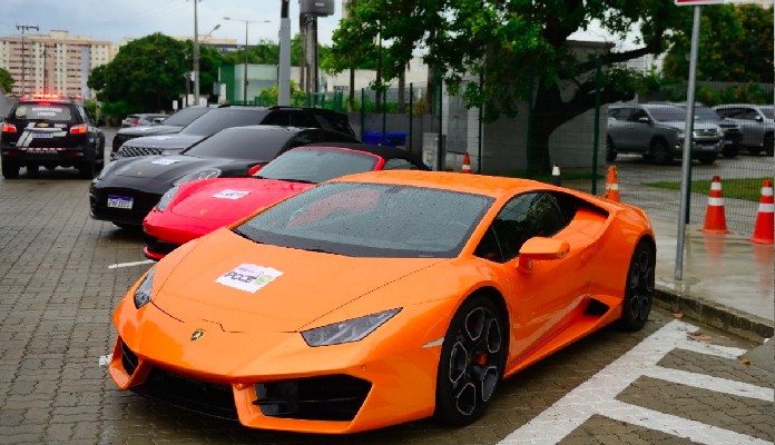 polícia civil do ceará apreende carros de luxo