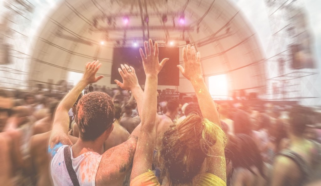 Imagem da matéria: A volta dos NFTs do Coachella e a máxima da isca de engajamento
