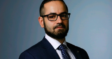 Tigran Gambaryan, chefe de compliance da Binance, posa para foto