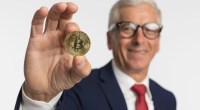 Imagem da matéria: Bitcoin pode em breve entrar nos fundos de aposentadoria de funcionários públicos do Arizona