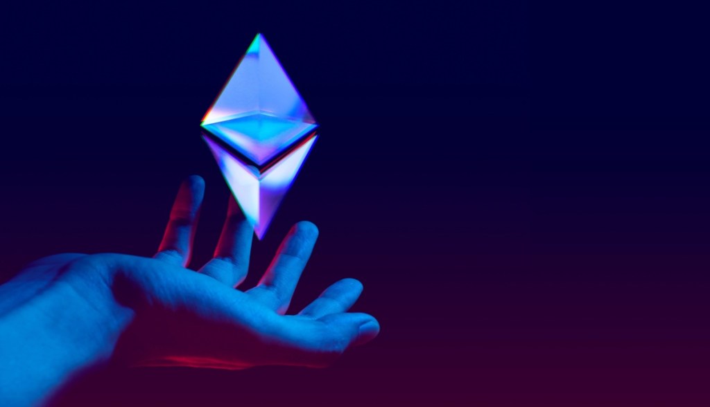 Imagem da matéria: Quanto a atualização do Ethereum reduziu as taxas nas redes de segunda camada?