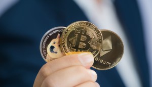 Imagem da matéria: Manhã Cripto: Bitcoin ensaia recuperação com alta de 2,3%; DOGE valoriza 8%