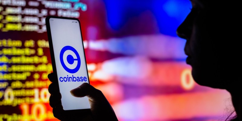 Funcionária da Coinbase vendeu dados de clientes para hackers por US$ 200