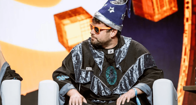 Udi Wertheimer vestido de mago no Bitcoin 2023. Imagem: Taproot Wizards