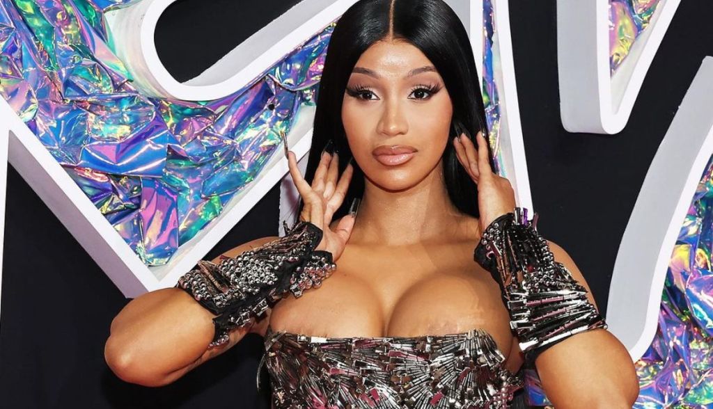 Imagem da matéria: Cardi B lança memecoin e insiders lucram R$ 1,3 milhão em apenas 12 horas