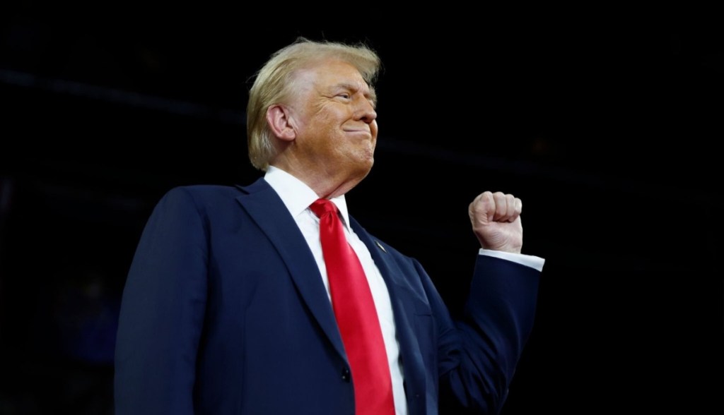 Imagem da matéria: Trump assina ordem executiva que prevê criação de reserva nacional de criptomoedas