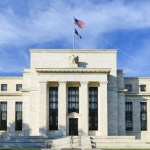 Bitcoin aprofunda queda para US$ 110 mil após Fed cortar juros nos EUA e Powell sinalizar fim dos cortes no ano