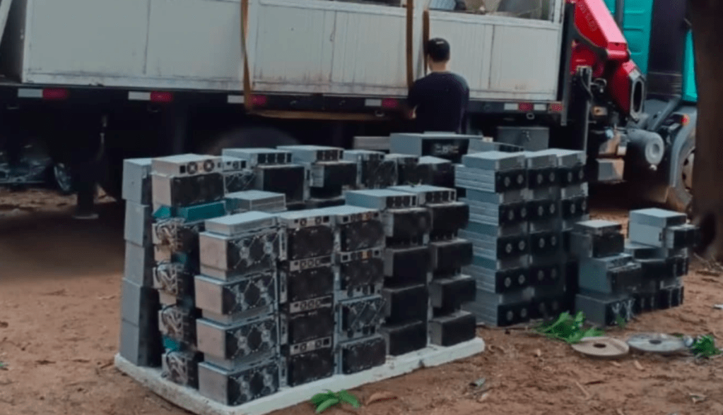 máquinas de mineração de bitcoin apreendidas pela ANDE do Paraguai