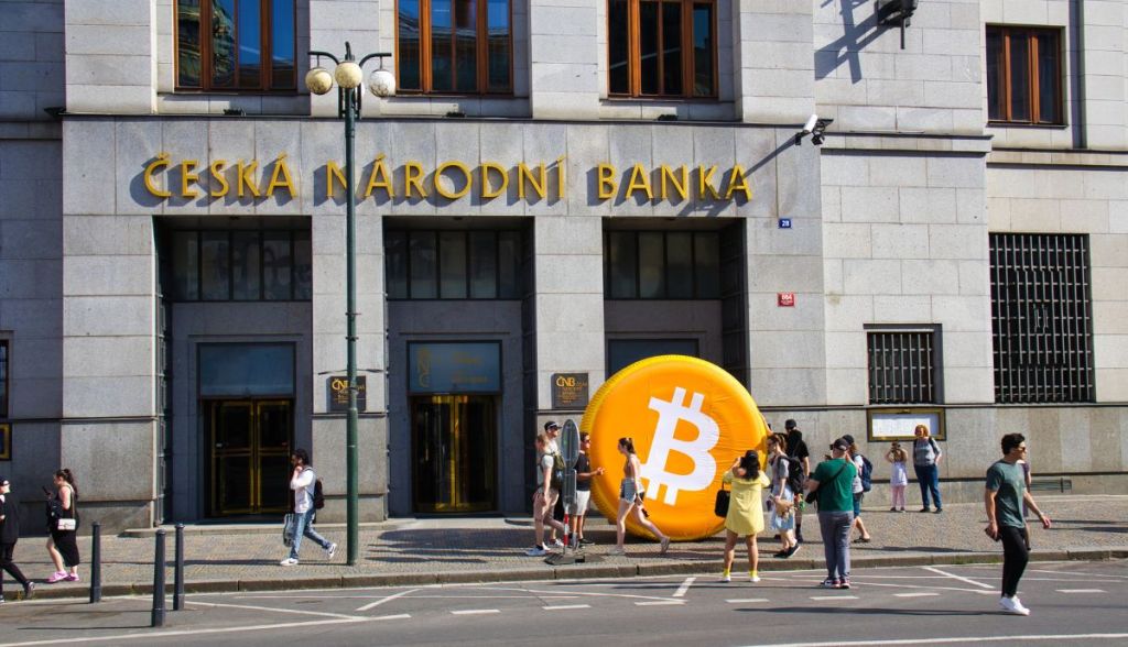 Imagem da matéria: Chefe do Banco Central da República Tcheca quer comprar bilhões em Bitcoin