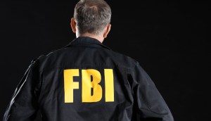 costas de agente do FBI