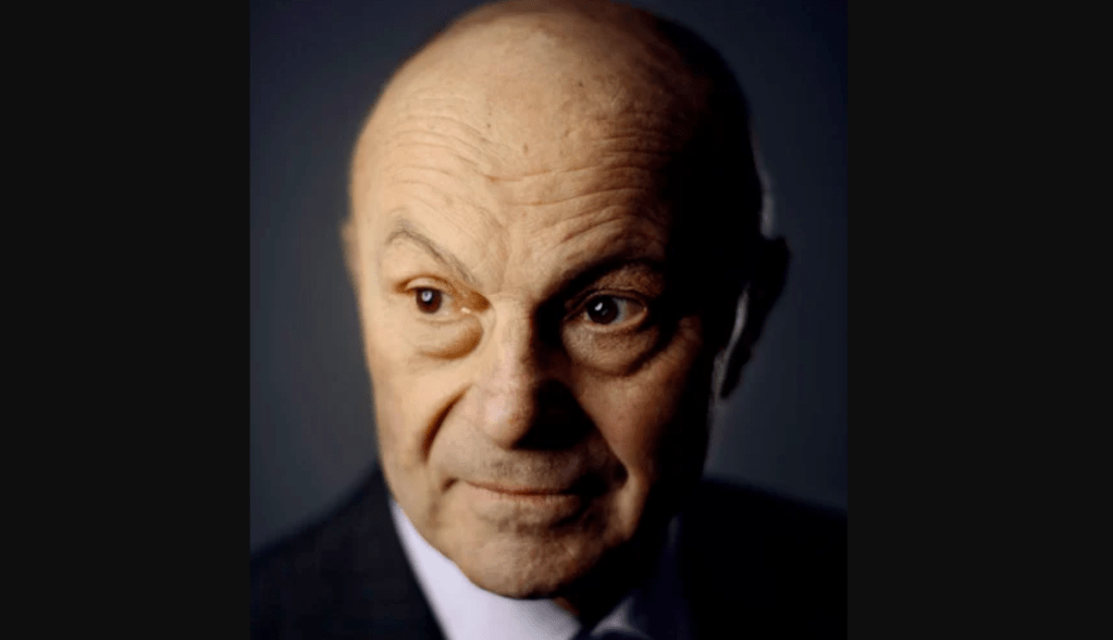 Eugene Fama posa para foto