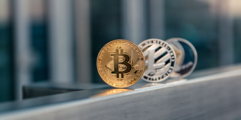 Manhã Cripto: Bitcoin inicia semana em alta de 1,2%; Litecoin dispara 10%