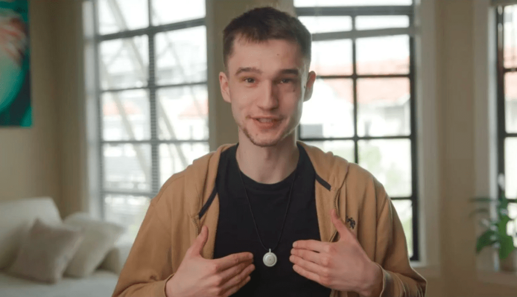 wearable vestivel omiGPT IA AI