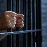 Homem é preso acusado de roubar US$ 14 milhões em esquema Ponzi com criptomoedas