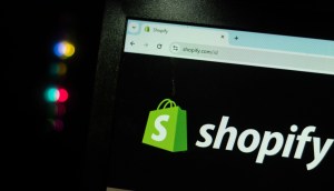 Imagem da matéria: Shopify vai aceitar pagamentos com criptomoedas em parceria com Coinbase