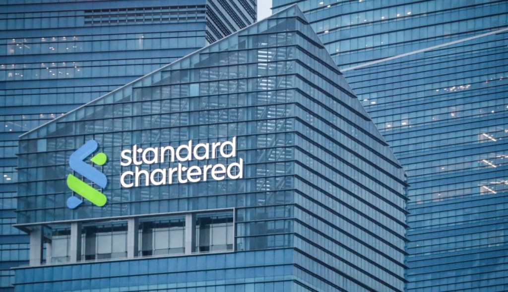 Standard Chartered se torna 1º banco “grande demais para falir” a oferecer Bitcoin para instituições