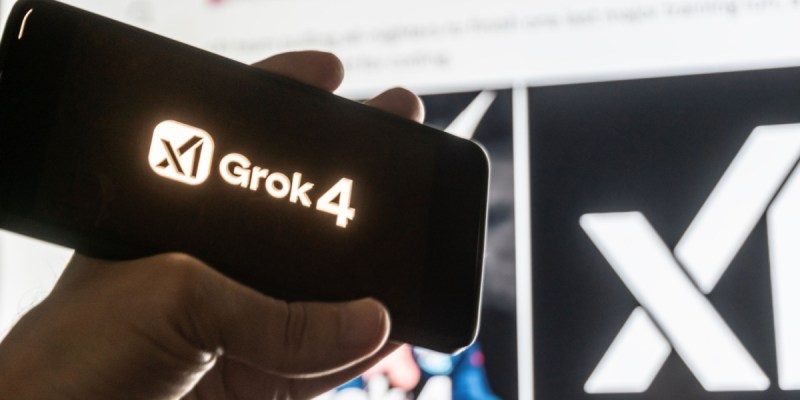 Imagem da matéria: Tudo sobre o Grok 4 Básico: a IA de Elon Musk que ainda tropeça na corrida da inteligência artificial