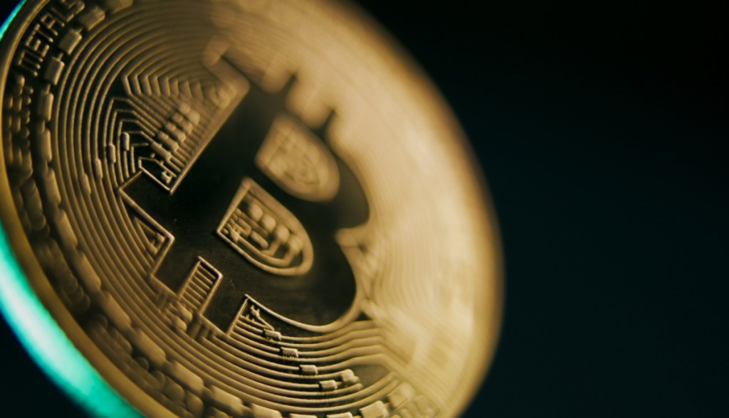 O Roubo Silencioso: como o Bitcoin sequestra a liquidez dos gastos governamentais | Opinião