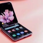 Samsung simplifica compra de criptomoedas com integração a exchange