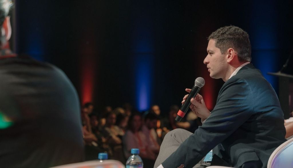 Imagem da matéria: ETFs de criptomoedas têm comportamentos opostos no Brasil e nos EUA, diz executivo da Hashdex