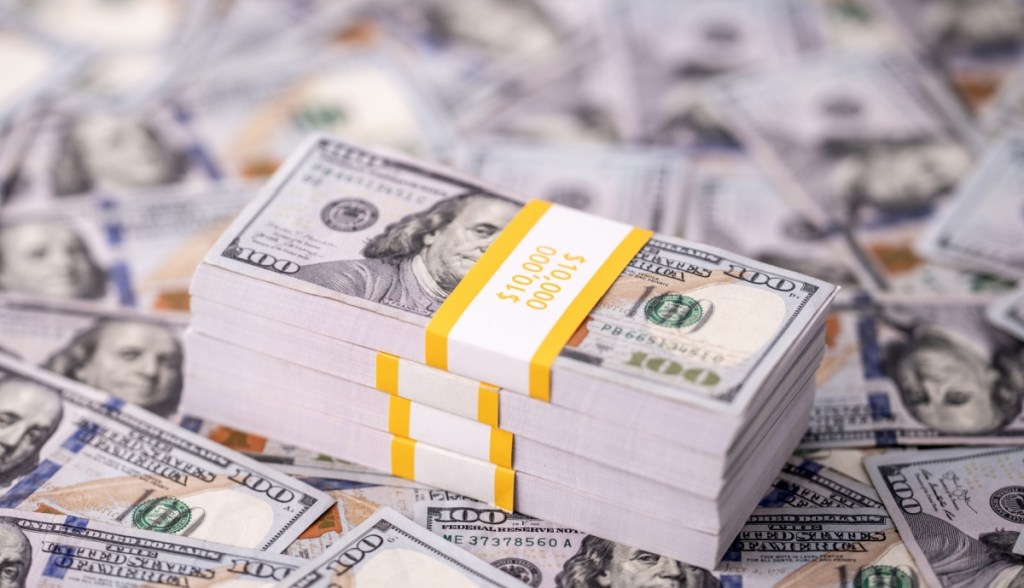 pilha de dinheiro dólar dólares