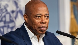 Imagem da matéria: Ex-prefeito de Nova York é suspeito de dar golpe com token que desabou 80%